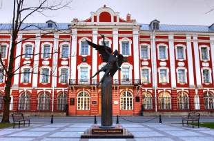 Лучшая бизнес-школа России с ИХ точки зрения